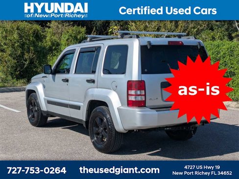 Used 2012 Jeep Liberty Arctic image 3