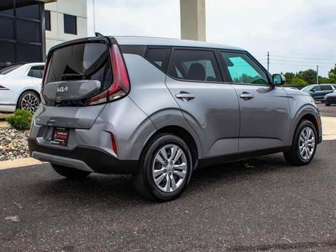 Used 2023 Kia Soul LX image 6