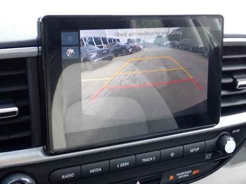 New 2025 Hyundai Venue SEL image 40