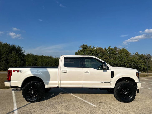 Used 2019 Ford F250 Lariat image 9