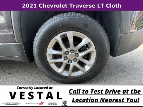 Used 2021 Chevrolet Traverse LT image 10
