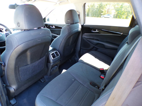 Used 2020 Kia Sorento LX image 33