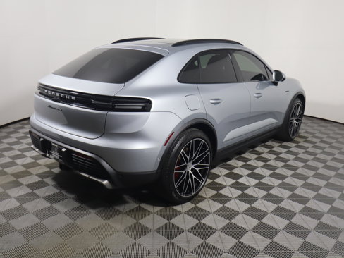 Certified 2025 Porsche Macan 4S Electric image 7