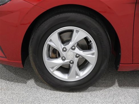 Certified 2023 Hyundai Elantra SE image 20