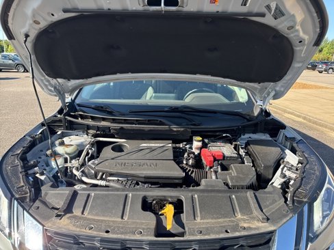 Used 2023 Nissan Rogue SV image 35