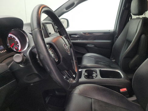 Used 2016 Dodge Grand Caravan SXT image 17