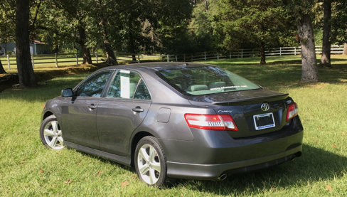 Used 2011 Toyota Camry SE image 3