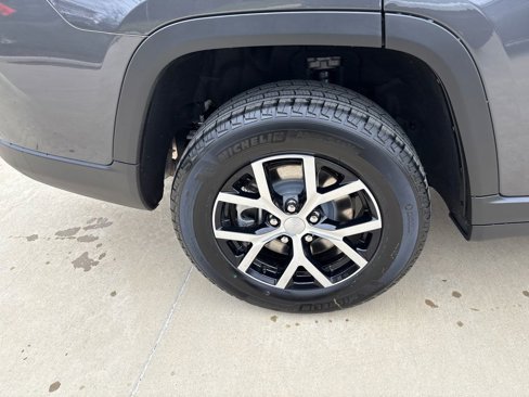 New 2025 Jeep Grand Cherokee L Limited image 5