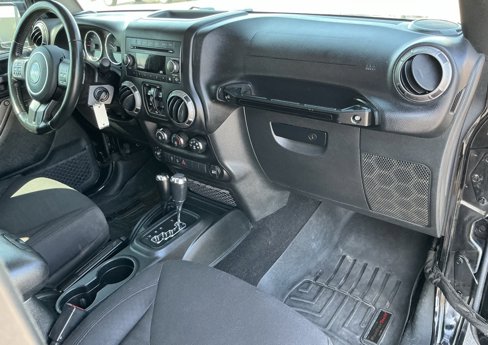Used 2018 Jeep Wrangler Unlimited Sport S image 30