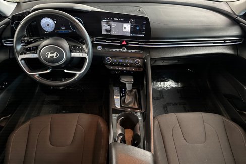 Used 2025 Hyundai Elantra SEL image 13