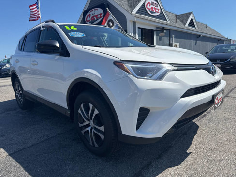 Used 2016 Toyota RAV4 LE image 1