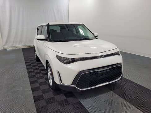 Used 2023 Kia Soul LX w/ LX Technology Package image 13