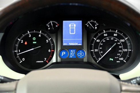 Used 2017 Lexus GX 460 Luxury w/ Preferred Accessory Package image 25
