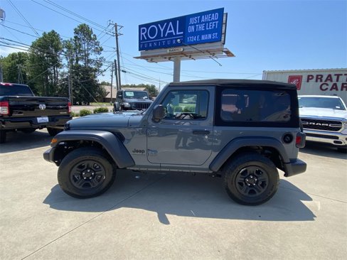 Used 2024 Jeep Wrangler Sport image 5