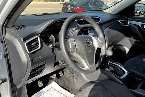 Used 2016 Nissan Rogue S w/ Appearance Package image 12