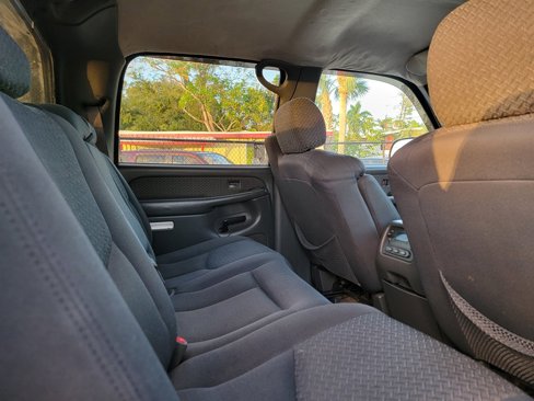 Used 2003 Chevrolet Avalanche 4x4 w/ Suspension Package, Off-Road image 9