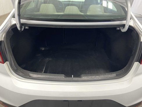 Used 2019 Hyundai Elantra SE image 8
