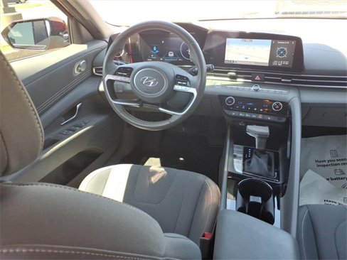 Used 2023 Hyundai Elantra SEL w/ Convenience Package image 4