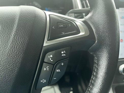 Used 2024 Ford Edge SEL image 17