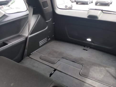 Used 2020 Chevrolet Traverse LS image 18