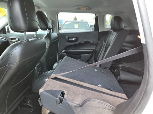 Used 2021 Jeep Compass Latitude image 32
