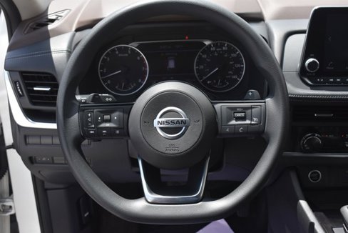 Used 2021 Nissan Rogue S image 17