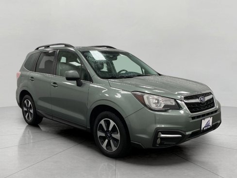 Used 2017 Subaru Forester 2.5i Limited image 1