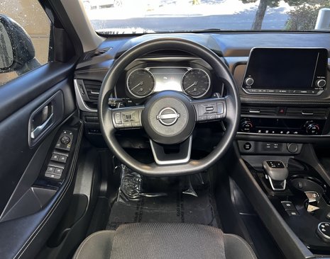Used 2024 Nissan Rogue SV image 16