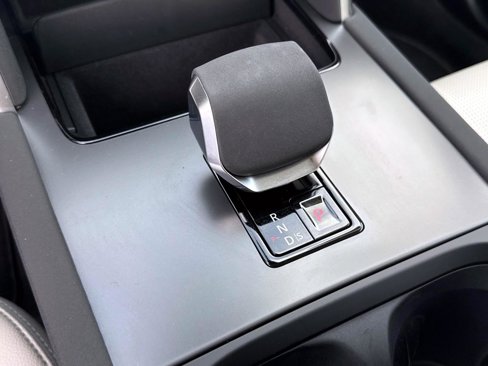 New 2024 Land Rover Discovery Sport S image 24