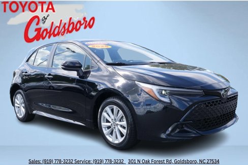 Used 2025 Toyota Corolla SE image 1