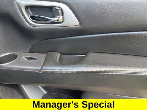 Used 2018 Nissan Pathfinder S image 34