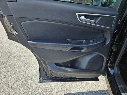 Used 2023 Ford Edge SEL image 17