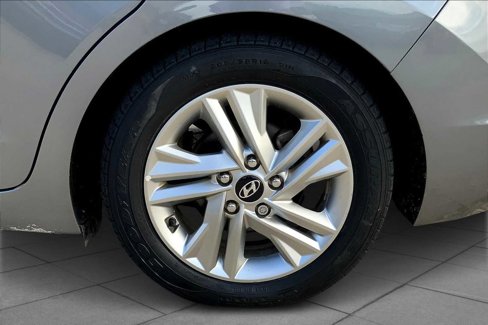 Used 2019 Hyundai Elantra Value Edition image 9