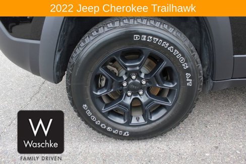 Used 2022 Jeep Cherokee Trailhawk w/ Sun, Sound & Nav Group image 14