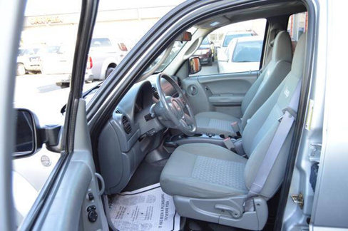 Used 2005 Jeep Liberty Renegade image 36