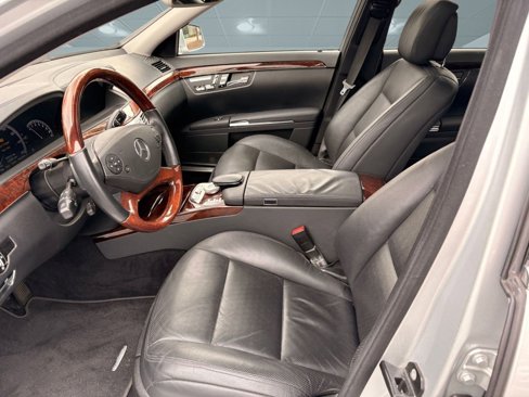 Used 2011 Mercedes-Benz S 550 image 5