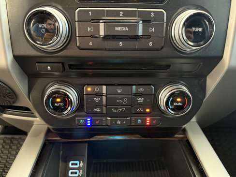 Used 2018 Ford F150 Lariat w/ Equipment Group 502A Luxury image 18