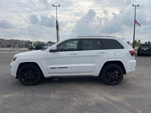 Used 2018 Jeep Grand Cherokee Altitude image 9
