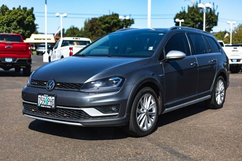 Used 2017 Volkswagen Golf Alltrack image 4