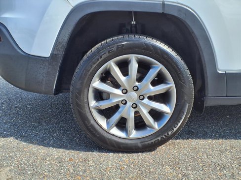 Used 2018 Jeep Cherokee Limited image 8