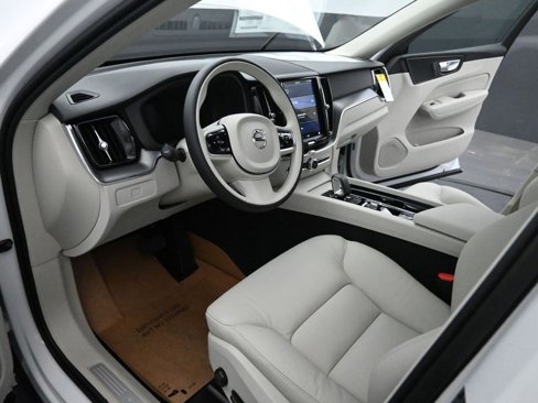 New 2025 Volvo XC60 B5 Core image 14