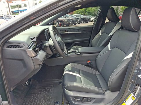 Used 2025 Toyota Camry SE image 13