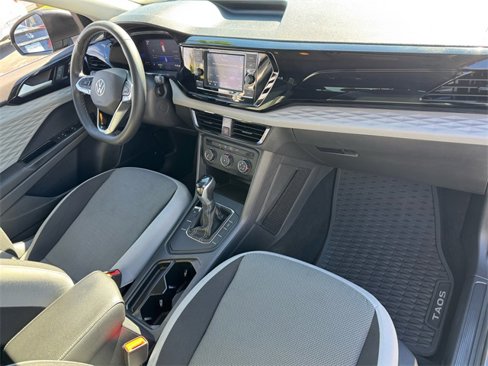Certified 2022 Volkswagen Taos S image 17