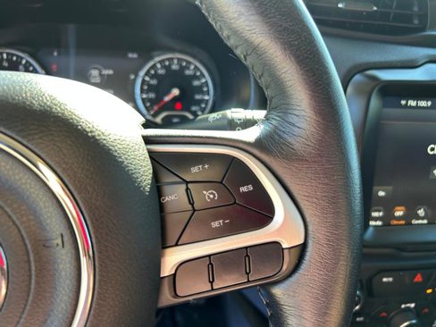 Certified 2023 Jeep Renegade Altitude w/ Convenience Group I image 15