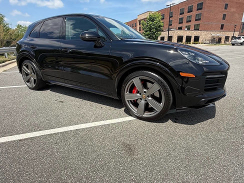 Used 2022 Porsche Cayenne GTS image 3