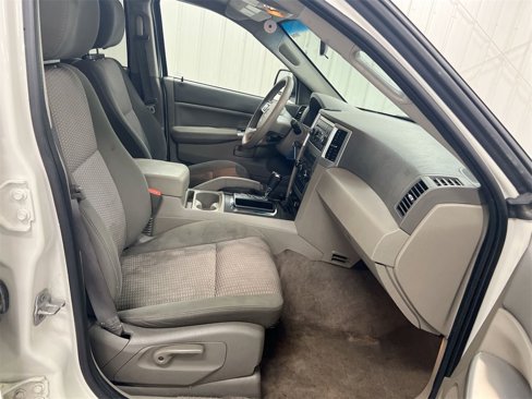 Used 2008 Jeep Grand Cherokee Laredo w/ Sun/Sound Group image 20