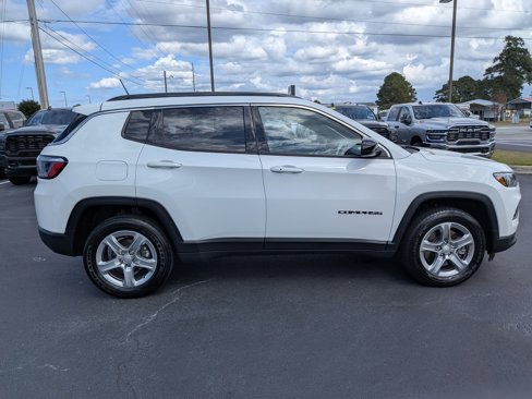 Used 2023 Jeep Compass Latitude image 4