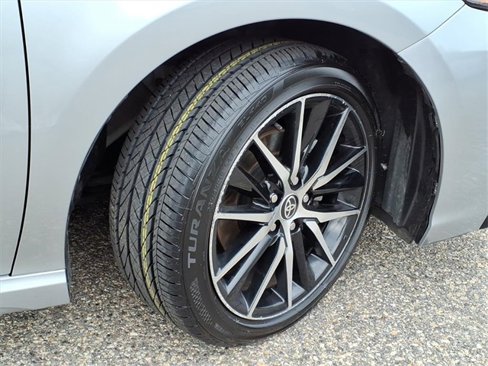 Used 2024 Toyota Camry SE image 4
