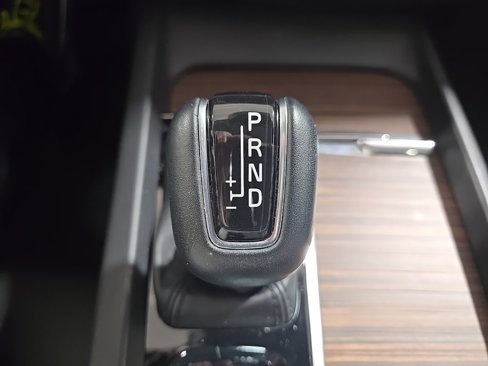 Used 2021 Volvo XC60 T5 Momentum w/ Climate Package image 16