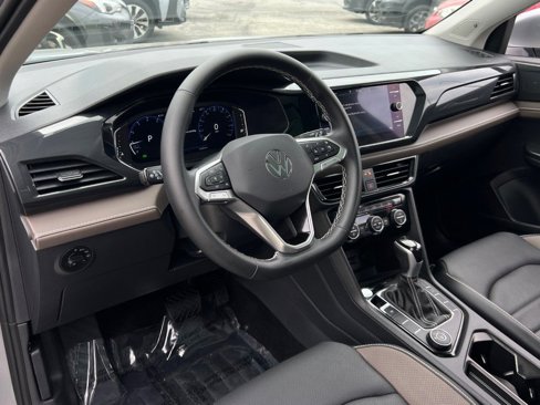 Used 2022 Volkswagen Taos SEL image 17
